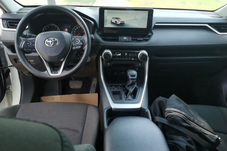 Used Toyota RAV4 2024 2.0L CVT Two-Wheel Drive Urban Edition Center Console