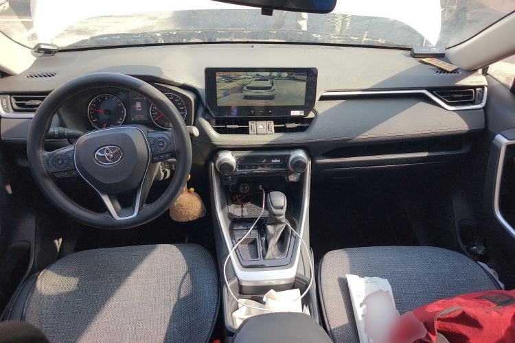 Used Toyota RAV4 2024 2.0L CVT Two-Wheel Drive Urban Edition Center Console