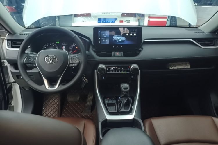 Used Toyota RAV4 2024 2.0L CVT Two-Wheel Drive Urban Edition Center Console
