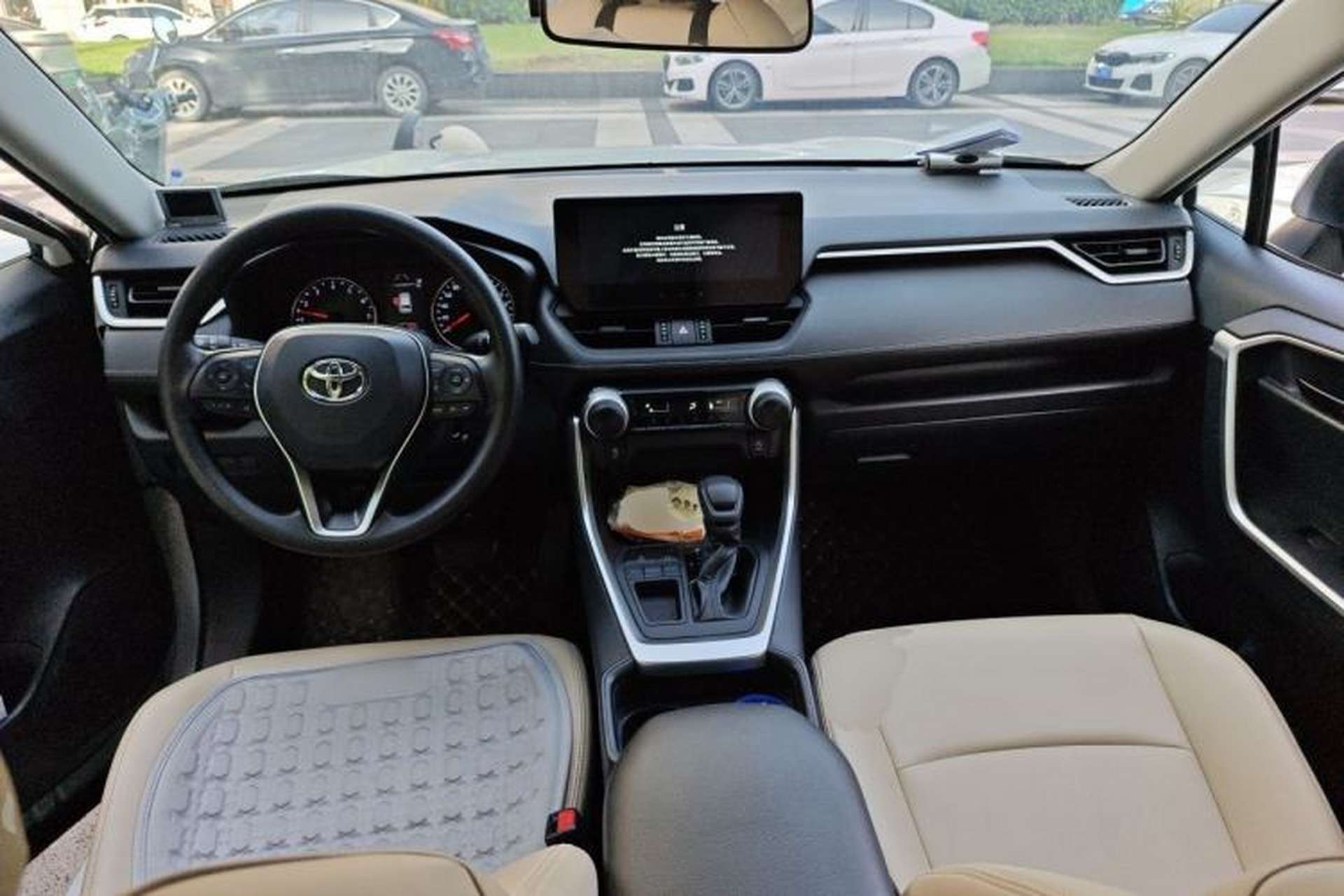 Used Toyota RAV4 2024 2.0L CVT Two-Wheel Drive Urban Edition Center Console