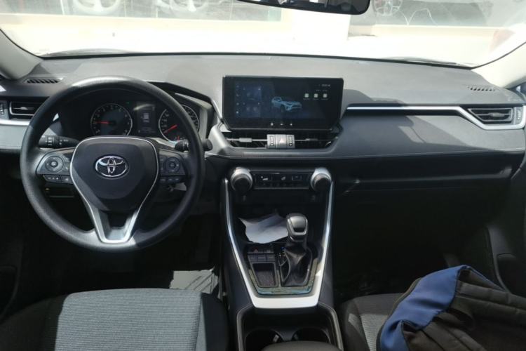 Used Toyota RAV4 2024 2.0L CVT Two-Wheel Drive Urban Edition Center Console