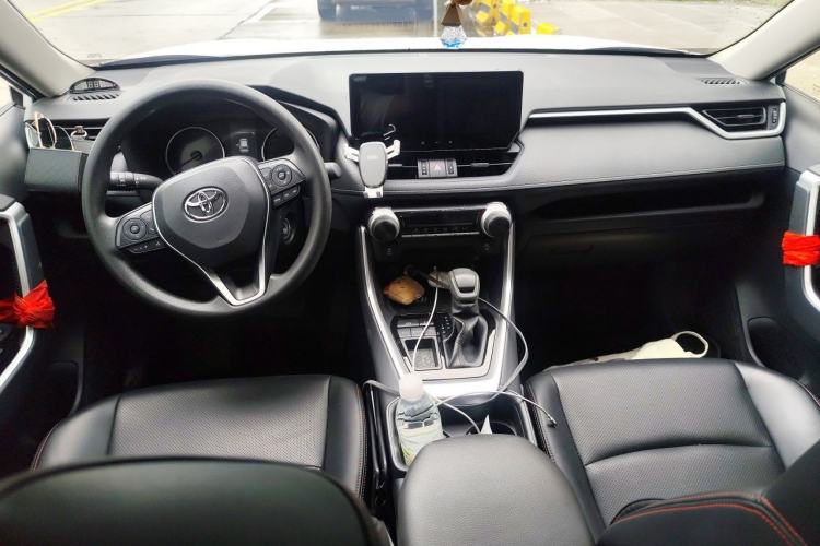 Used Toyota RAV4 2024 2.0L CVT Two-Wheel Drive Urban Edition Center Console