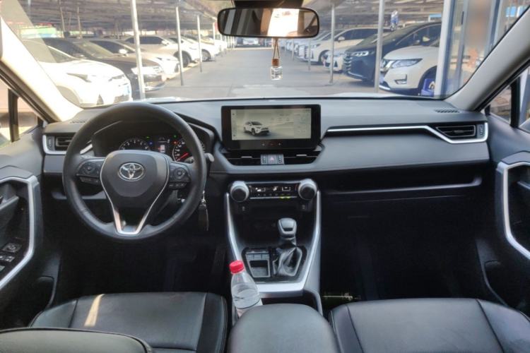 Used Toyota RAV4 2024 2.0L CVT Two-Wheel Drive Urban Edition Center Console