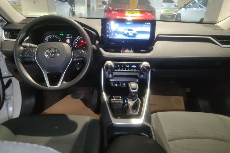 Used Toyota RAV4 2024 2.0L CVT Two-Wheel Drive Urban Edition Center Console