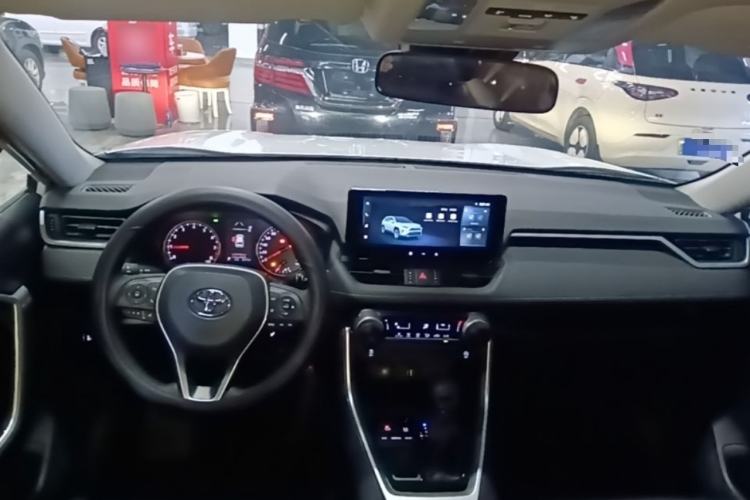 Used Toyota RAV4 2024 2.0L CVT Two-Wheel Drive Urban Edition Center Console