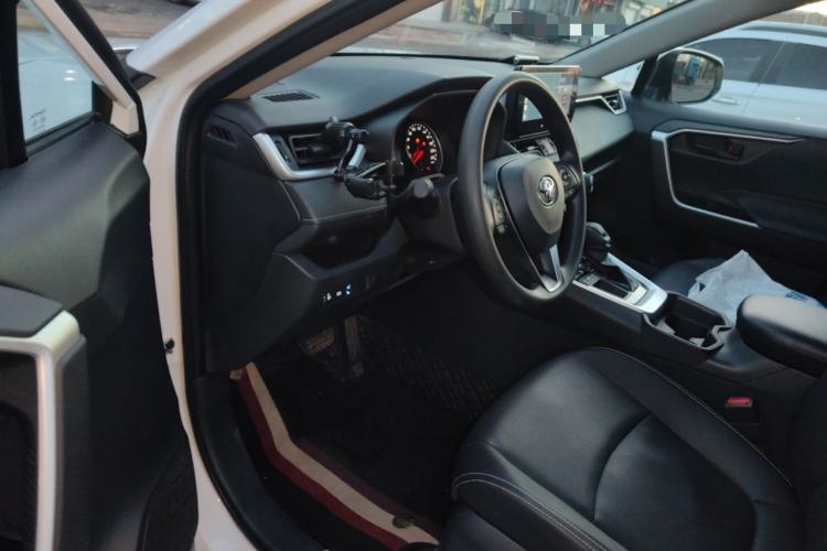 Used Toyota RAV4 2024 2.0L CVT Two-Wheel Drive Urban Edition Driver Seat