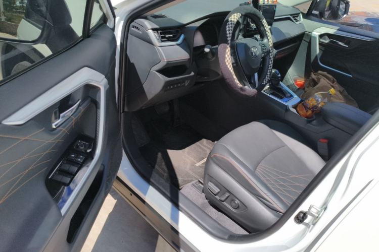 Used Toyota RAV4 2024 2.0L CVT Two-Wheel Drive Fashion Plus Edition Driver Seat