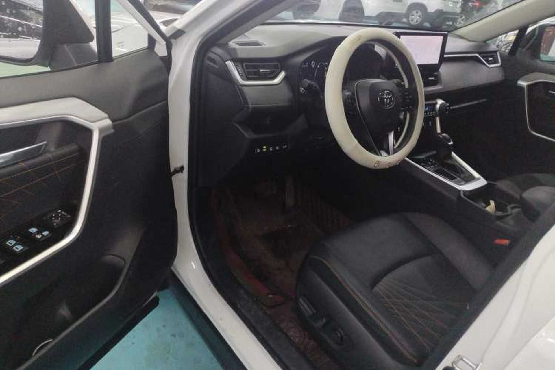 Used Toyota RAV4 2024 2.0L CVT Two-Wheel Drive Fashion Plus Edition Driver Seat