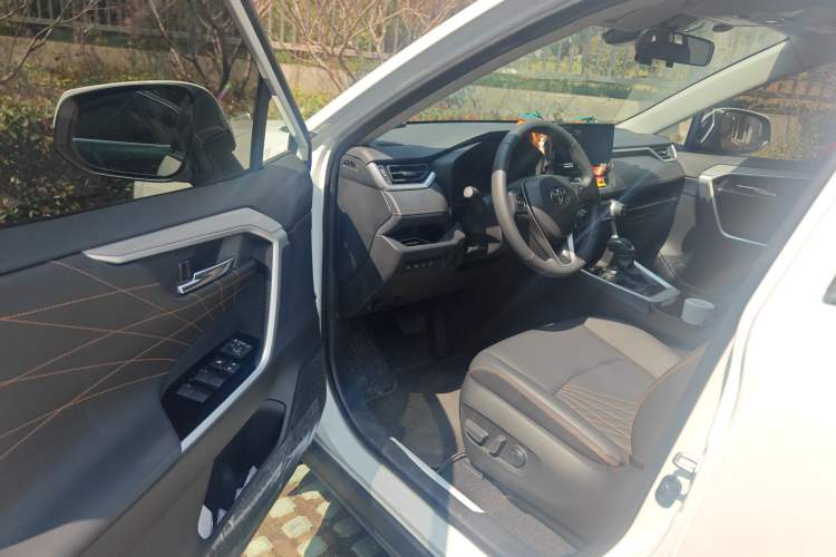 Used Toyota RAV4 2024 Dual-Motor 2.5L E-CVT Two-Wheel Drive Elite Plus Edition Driver Seat