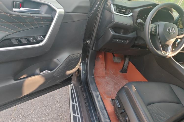 Used Toyota RAV4 2024 2.0L CVT Two-Wheel Drive Fashion Plus Edition Driver Seat