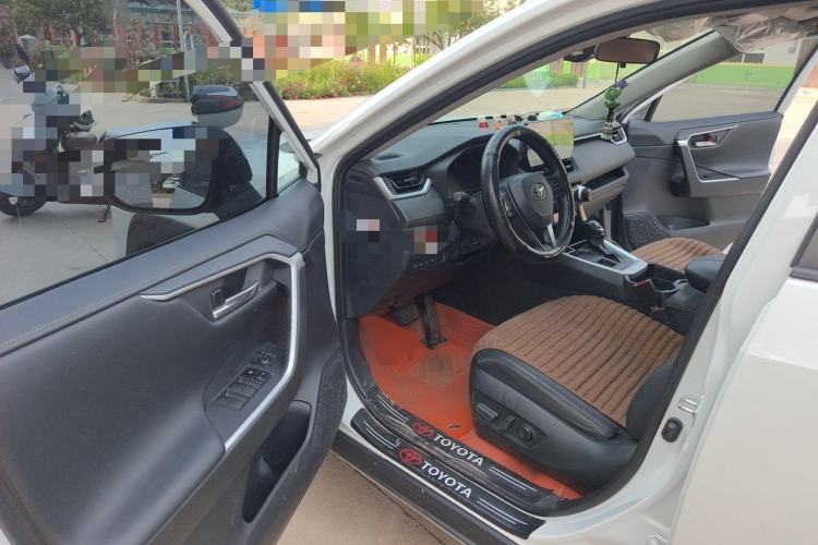 Used Toyota RAV4 2024 2.0L CVT 4x4 Explorer Plus Edition Driver Seat