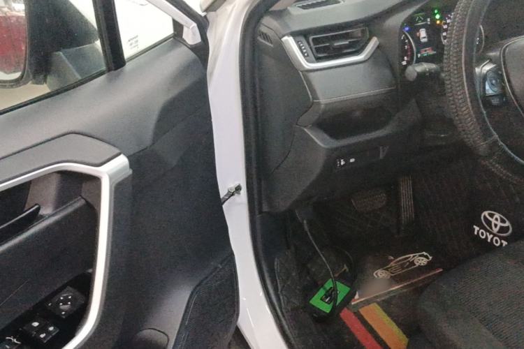 Used Toyota RAV4 2024 2.0L CVT Two-Wheel Drive Urban Edition Driver Seat