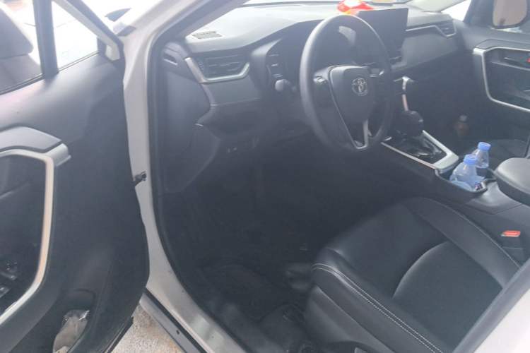 Used Toyota RAV4 2024 2.0L CVT Two-Wheel Drive Urban Edition Driver Seat