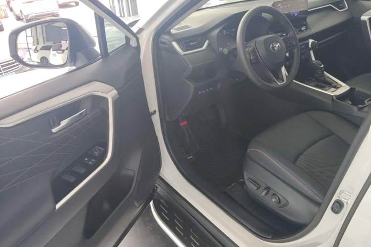 Used Toyota RAV4 2024 Dual-Motor 2.5L E-CVT Two-Wheel Drive Elite Plus Edition Driver Seat