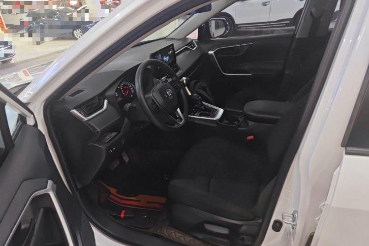 Used Toyota RAV4 2024 2.0L CVT Two-Wheel Drive Urban Edition Driver Seat