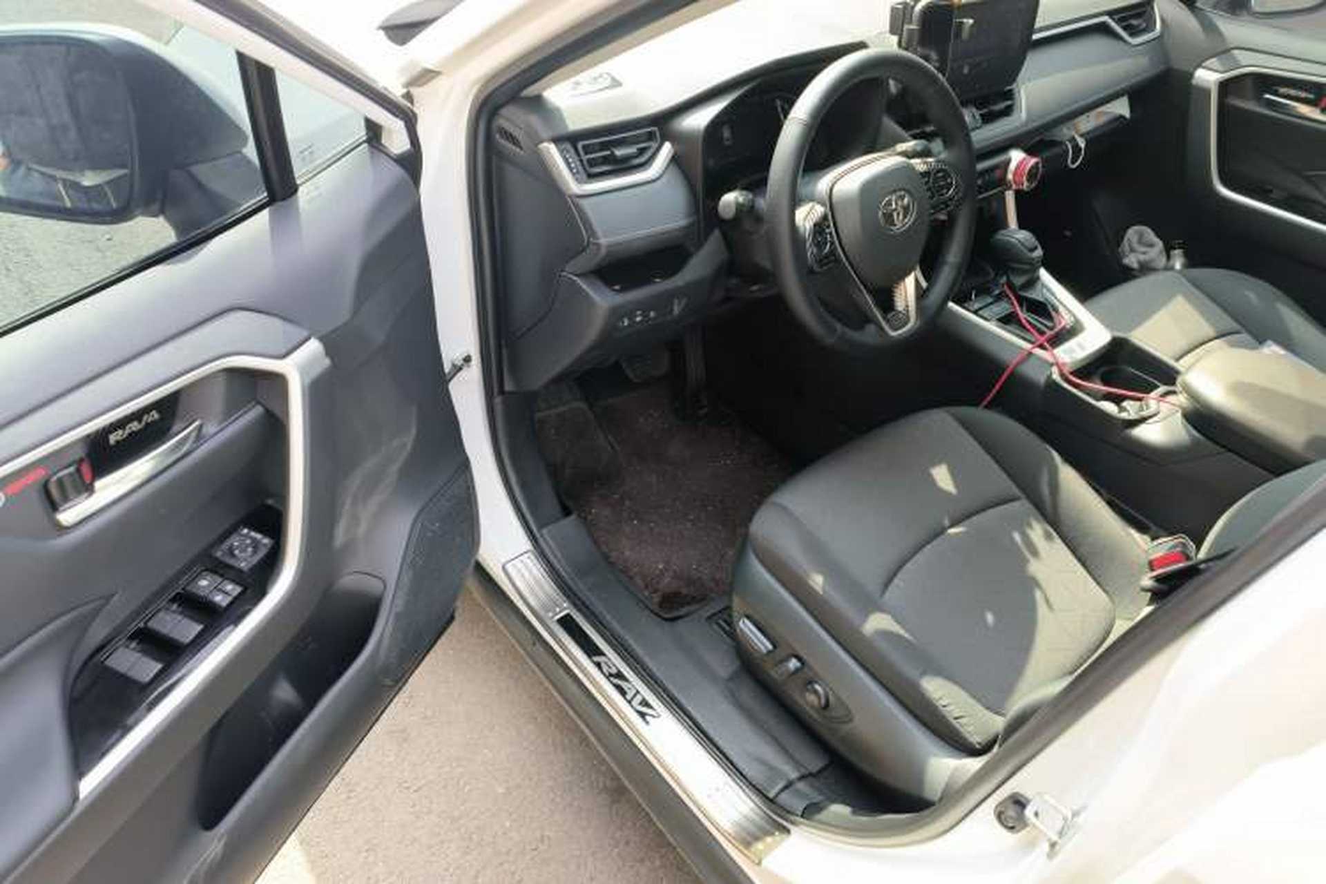Used Toyota RAV4 2024 2.0L CVT Two-Wheel Drive Fashion Edition Driver Seat