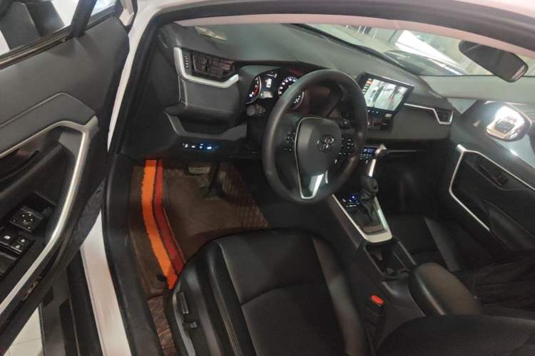 Used Toyota RAV4 2024 2.0L CVT Two-Wheel Drive Urban Edition Driver Seat