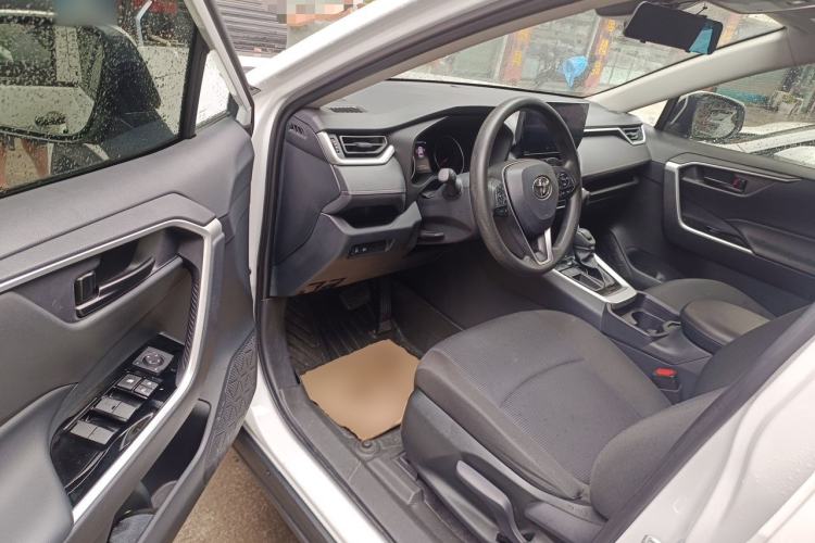 Used Toyota RAV4 2024 2.0L CVT Two-Wheel Drive Urban Edition Driver Seat