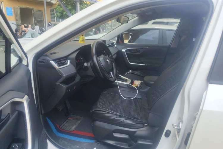 Used Toyota RAV4 2024 2.0L CVT Two-Wheel Drive Urban Edition Driver Seat