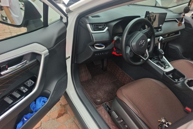 Used Toyota RAV4 2024 2.0L CVT Two-Wheel Drive Fashion Plus Edition Driver Seat