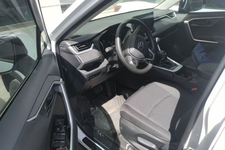 Used Toyota RAV4 2024 2.0L CVT Two-Wheel Drive Urban Edition Driver Seat