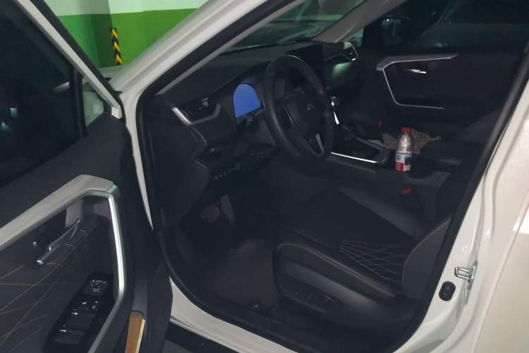 Used Toyota RAV4 2024 2.0L CVT Two-Wheel Drive Fashion Plus Edition Driver Seat