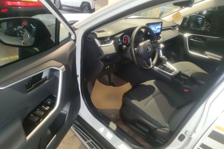 Used Toyota RAV4 2024 2.0L CVT Two-Wheel Drive Urban Edition Driver Seat