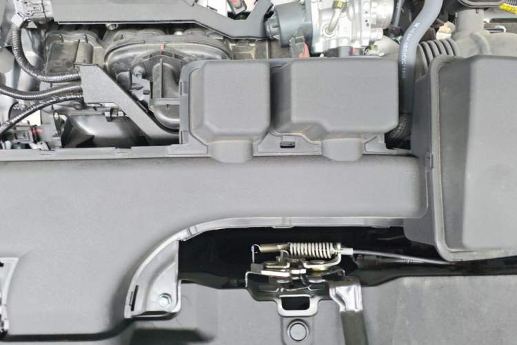 Used Toyota RAV4 2024 2.0L CVT Two-Wheel Drive Fashion Plus Edition Engine Bay