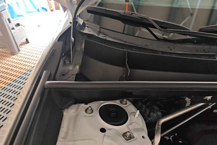 Used Toyota RAV4 2024 2.0L CVT Two-Wheel Drive Fashion Edition Engine Bay Right