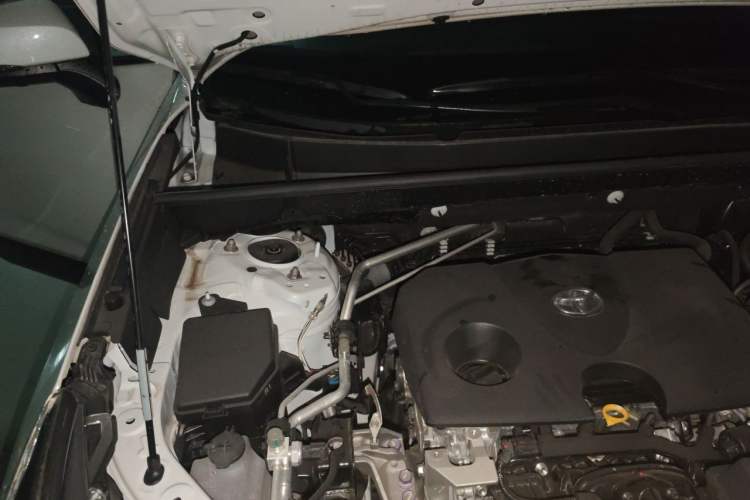 Used Toyota RAV4 2024 2.0L CVT Two-Wheel Drive Fashion Edition Engine Bay Right