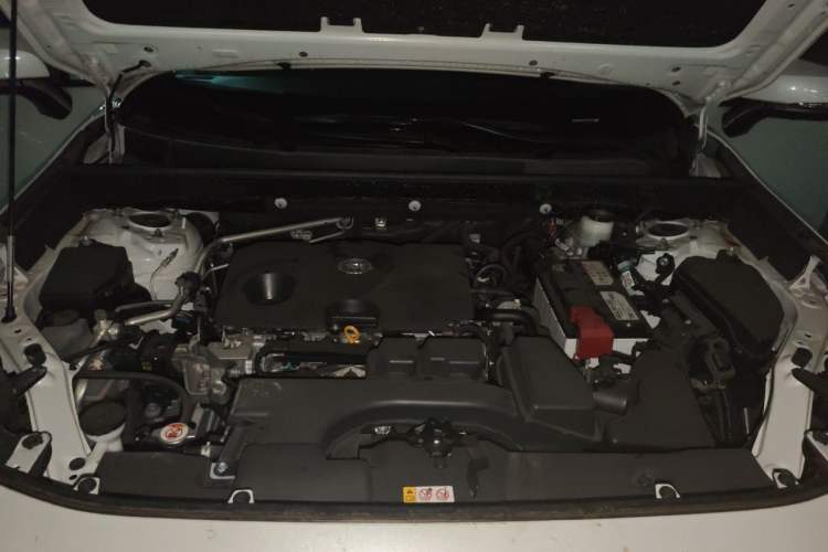 Used Toyota RAV4 2024 2.0L CVT Two-Wheel Drive Fashion Edition Engine Bay