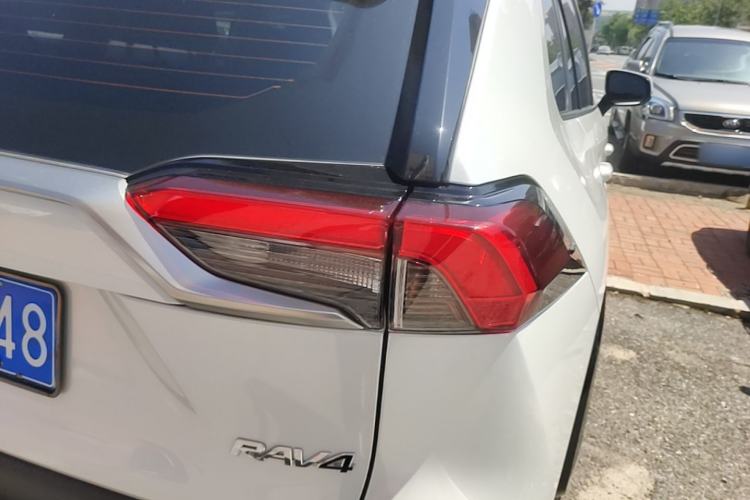 Used Toyota RAV4 2024 2.0L CVT Two-Wheel Drive Fashion Plus Edition Exterior 3