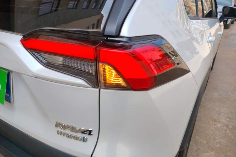 Used Toyota RAV4 2024 Dual-Motor 2.5L E-CVT Two-Wheel Drive Elite Plus Edition Exterior 3