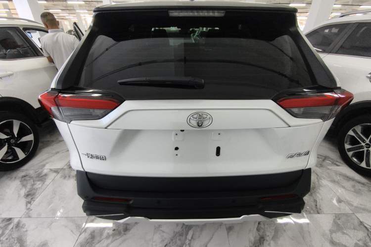 Used Toyota RAV4 2024 2.0L CVT Two-Wheel Drive Urban Edition Exterior 4
