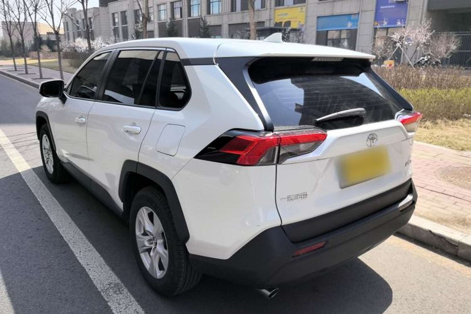 Used Toyota RAV4 2024 2.0L CVT Two-Wheel Drive Urban Edition Exterior 4