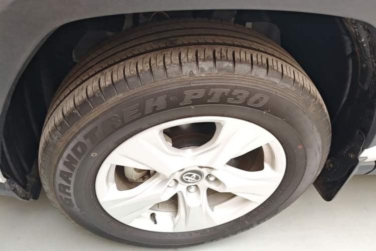 Used Toyota RAV4 2024 2.0L CVT Two-Wheel Drive Urban Edition Exterior 4