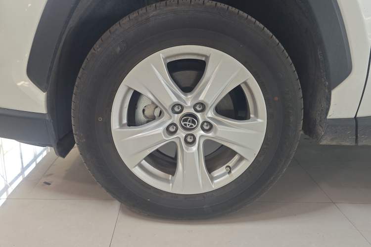 Used Toyota RAV4 2024 2.0L CVT Two-Wheel Drive Urban Edition Exterior 4