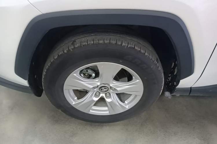 Used Toyota RAV4 2024 2.0L CVT Two-Wheel Drive Urban Edition Exterior 4