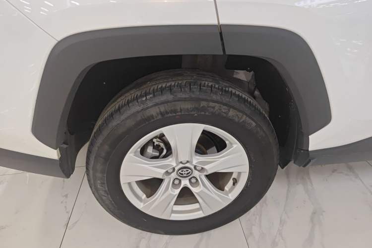 Used Toyota RAV4 2024 2.0L CVT Two-Wheel Drive Urban Edition Exterior 5