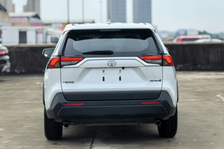 Used Toyota RAV4 2024 2.0L CVT Two-Wheel Drive Urban Edition Exterior 5
