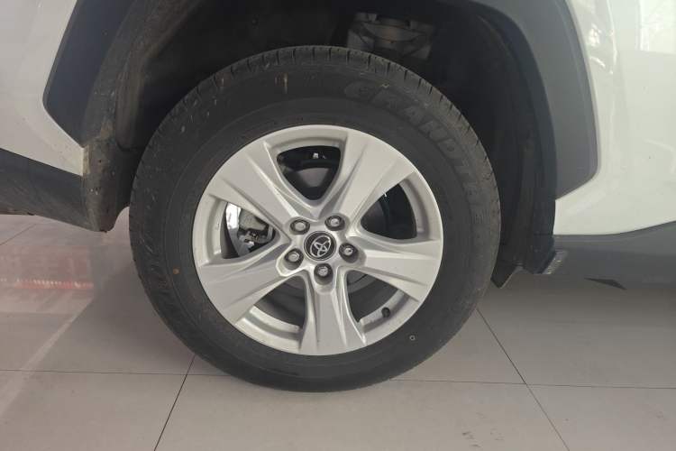 Used Toyota RAV4 2024 2.0L CVT Two-Wheel Drive Urban Edition Exterior 5