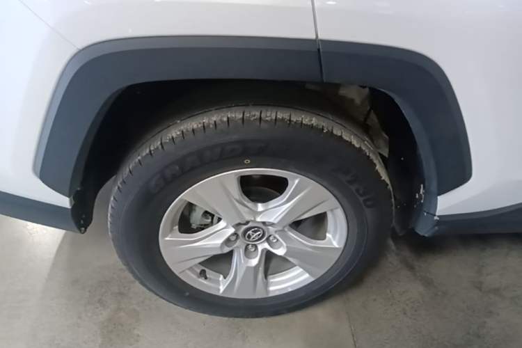 Used Toyota RAV4 2024 2.0L CVT Two-Wheel Drive Urban Edition Exterior 5