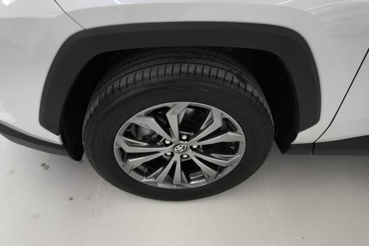Used Toyota RAV4 2024 2.0L CVT Two-Wheel Drive Fashion Edition Exterior 7