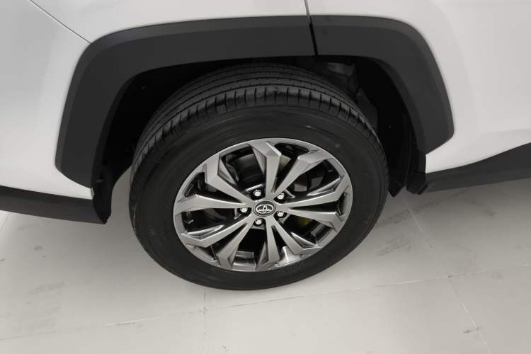 Used Toyota RAV4 2024 2.0L CVT Two-Wheel Drive Fashion Edition Exterior 8