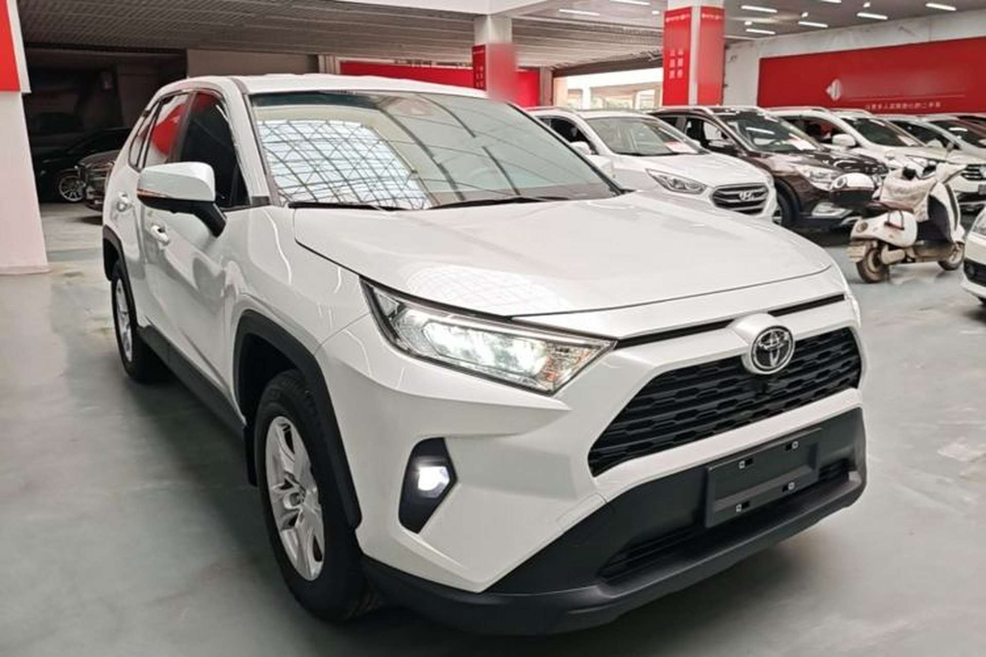 Used Toyota RAV4 2024 2.0L CVT Two-Wheel Drive Urban Edition Front Right 45 Deg