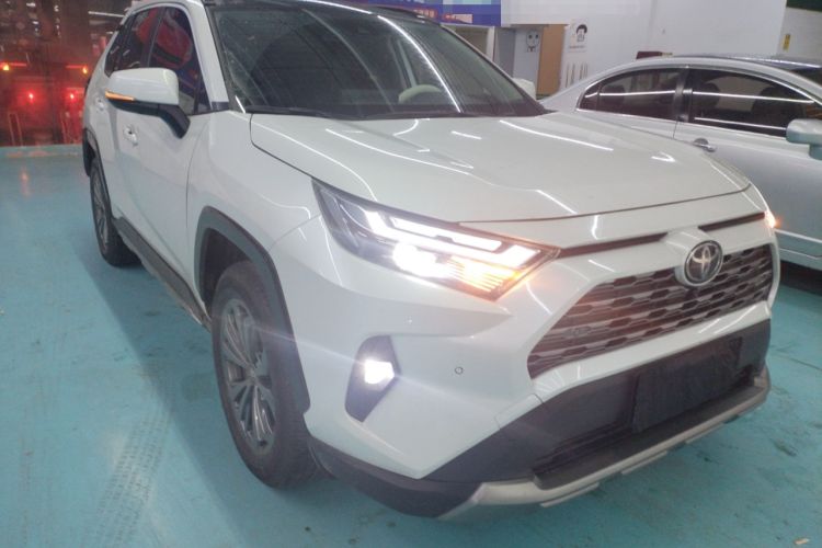 Used Toyota RAV4 2024 2.0L CVT Two-Wheel Drive Fashion Plus Edition Front Right 45 Deg