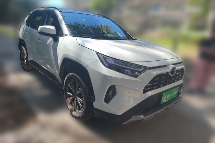 Used Toyota RAV4 2024 2.0L CVT Two-Wheel Drive Fashion Plus Edition Front Right 45 Deg