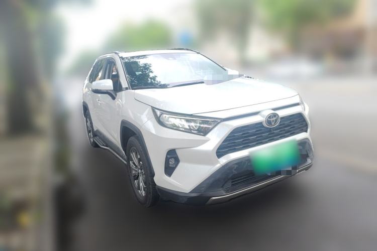 Used Toyota RAV4 2024 2.0L CVT Two-Wheel Drive Fashion Edition Front Right 45 Deg