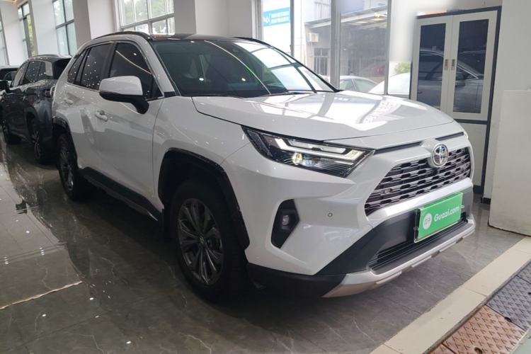 Used Toyota RAV4 2024 2.0L CVT Two-Wheel Drive Fashion Plus Edition Front Right 45 Deg