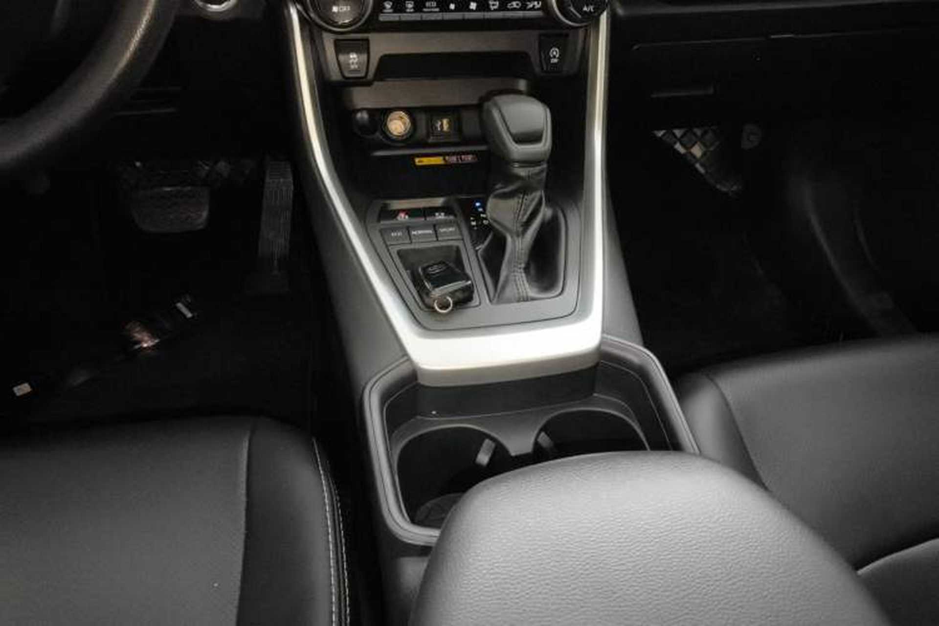 Used Toyota RAV4 2024 2.0L CVT Two-Wheel Drive Fashion Edition Gear Lever